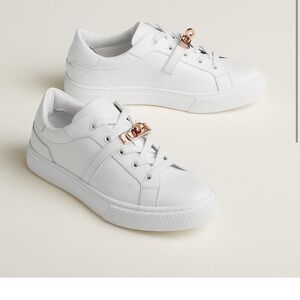 💟Hermes Day  Sneaker 🤍 White, leather calfskin. Some minor wear